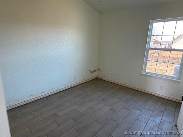 9924 N 44th East Avenue, Sperry, OK 74073