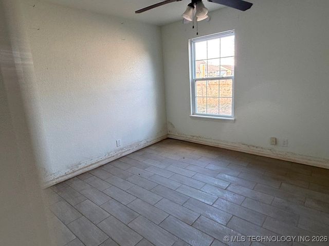 9924 N 44th East Avenue, Sperry, OK 74073