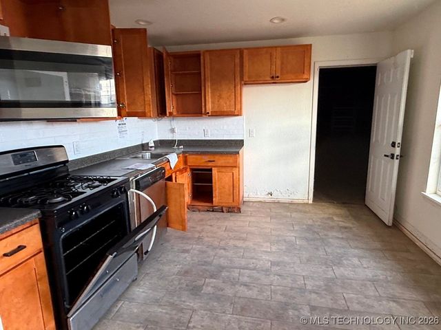 9924 N 44th East Avenue, Sperry, OK 74073