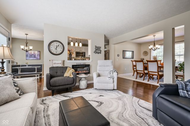 1505 Arbor Springs Drive, Brownsburg, IN 46112