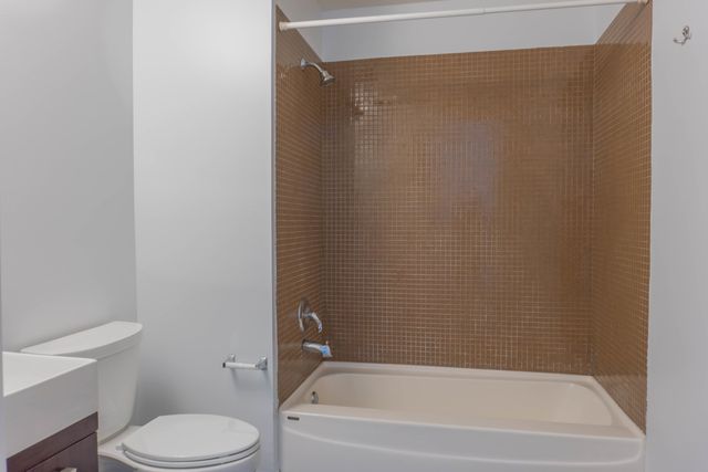 650 W WAYMAN Street 301C, Chicago, IL 60661