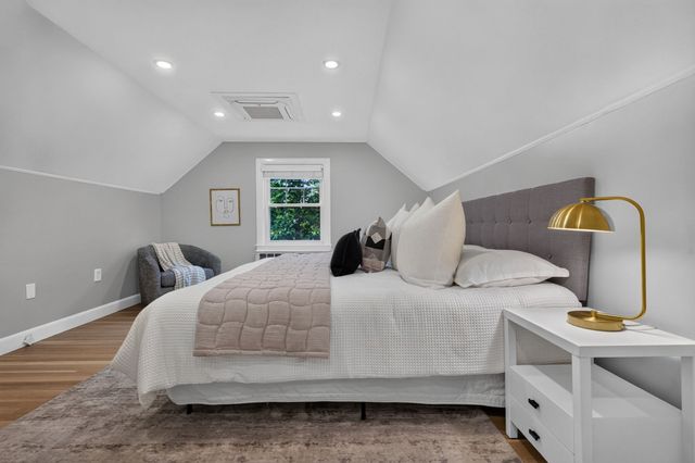 19 Bellaire Rd, Boston, MA 02132