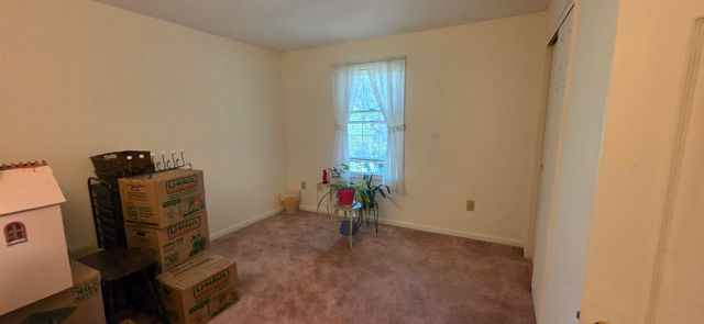 2 Wyndmere Drive, Londonderry, NH 03053