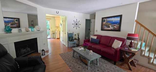 2 Wyndmere Drive, Londonderry, NH 03053