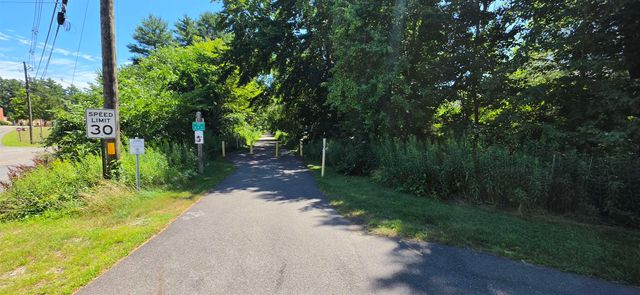 2 Wyndmere Drive, Londonderry, NH 03053