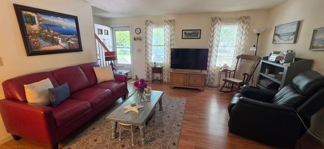 2 Wyndmere Drive, Londonderry, NH 03053