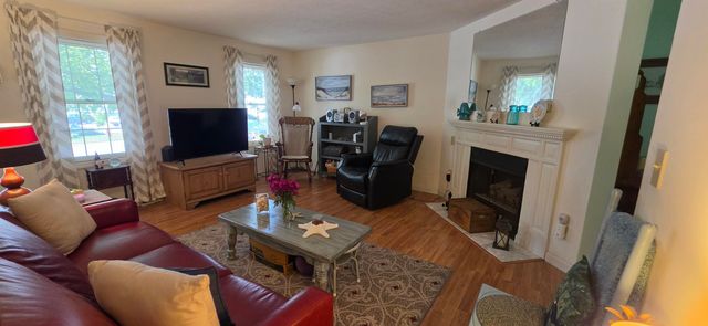 2 Wyndmere Drive, Londonderry, NH 03053