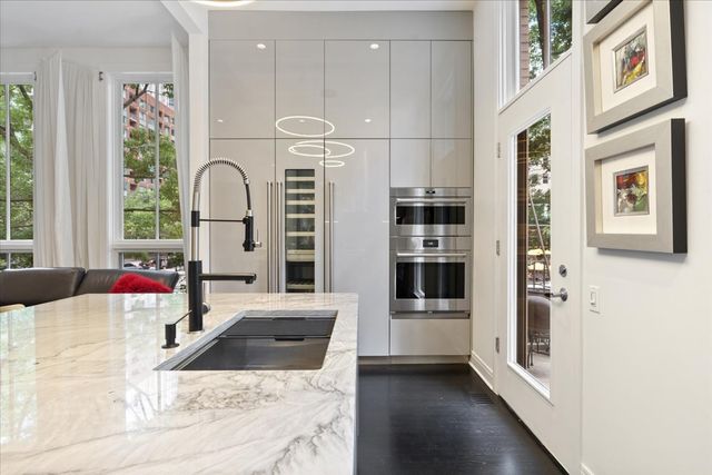 447 N McClurg Court 447, Chicago, IL 60611
