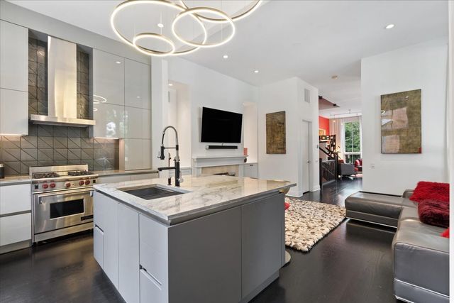 447 N McClurg Court 447, Chicago, IL 60611