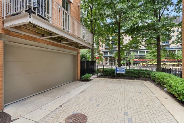 447 N McClurg Court 447, Chicago, IL 60611