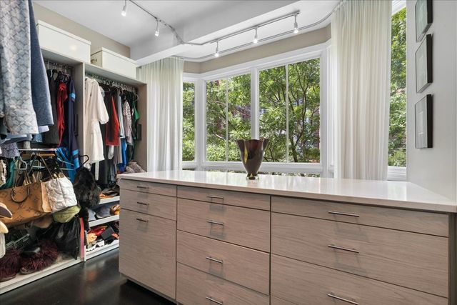 447 N McClurg Court 447, Chicago, IL 60611