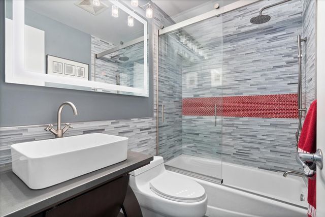 447 N McClurg Court 447, Chicago, IL 60611