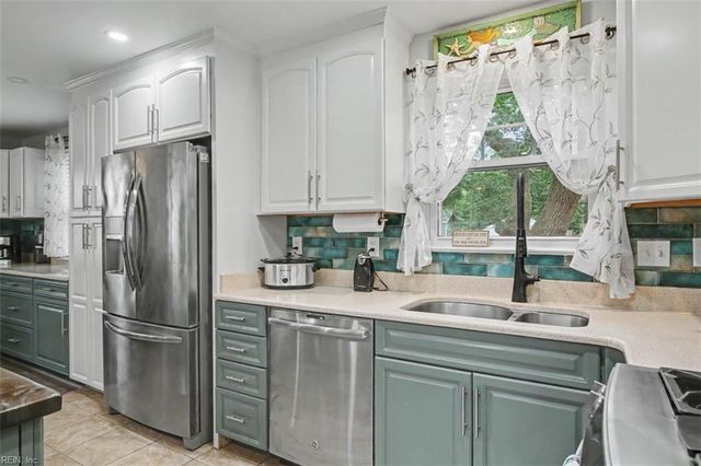 2980 Lynnhaven DR, Virginia Beach, VA 23451