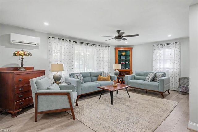 2980 Lynnhaven DR, Virginia Beach, VA 23451