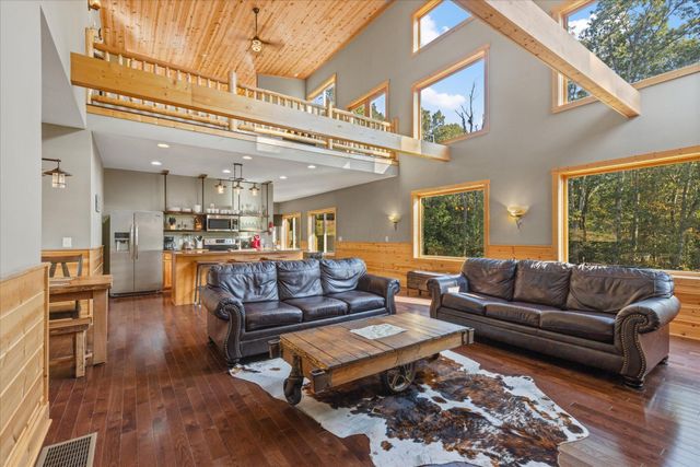 18004 Buckingham Road, Logan, OH 43138