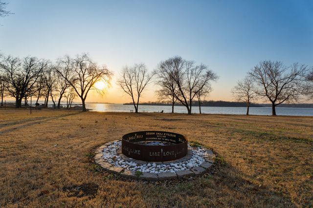 25811 S 605 Road, Grove, OK 74344