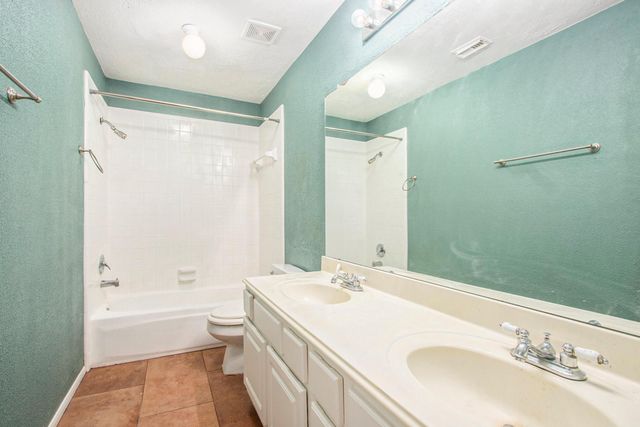 2521 Sea Horse Court, Seabrook, TX 77586