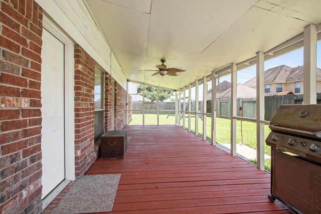 2521 Sea Horse Court, Seabrook, TX 77586