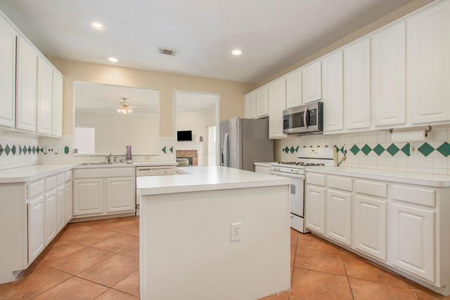 2521 Sea Horse Court, Seabrook, TX 77586