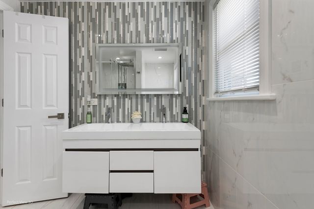 7030 Foster Street, Morton Grove, IL 60053