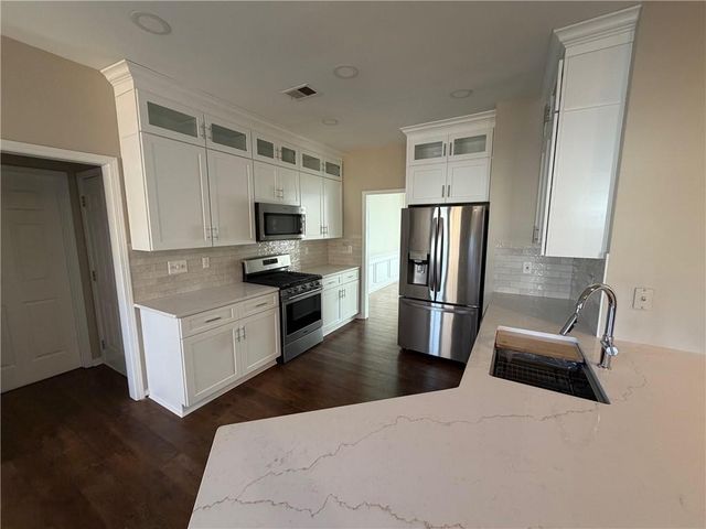 530 Camber Woods Drive, Roswell, GA 30076