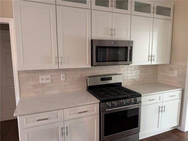 530 Camber Woods Drive, Roswell, GA 30076