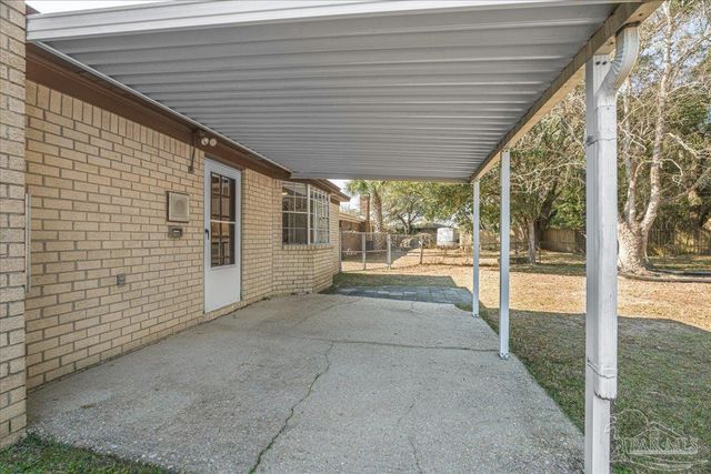 8120 Camelford Dr, Pensacola, FL 32506