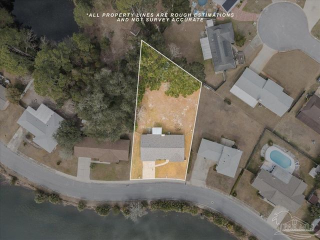 8120 Camelford Dr, Pensacola, FL 32506