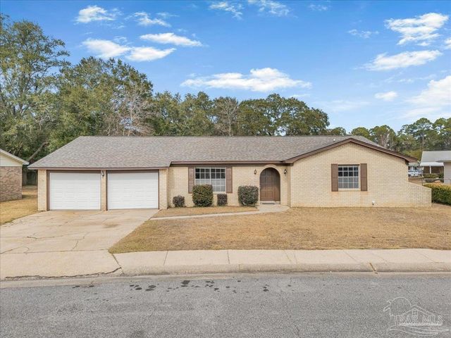 8120 Camelford Dr, Pensacola, FL 32506