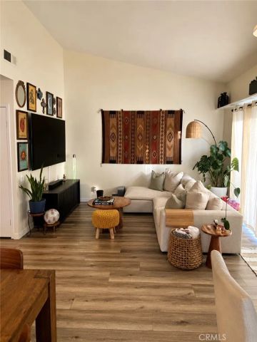 1650 Apricot D, Corona, CA 92879