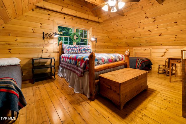 170 Ripshin Lake Road, Roan Mountain, TN 37687