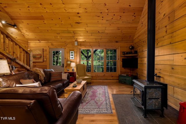 170 Ripshin Lake Road, Roan Mountain, TN 37687