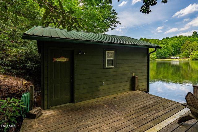 170 Ripshin Lake Road, Roan Mountain, TN 37687