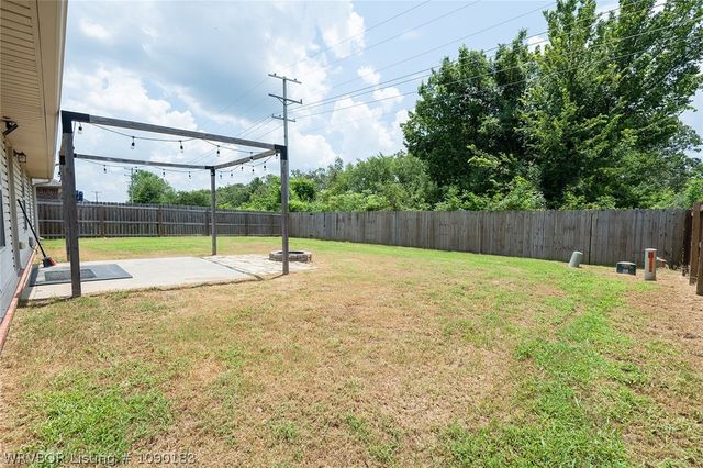 2001 Yukon Drive, Barling, AR 72923