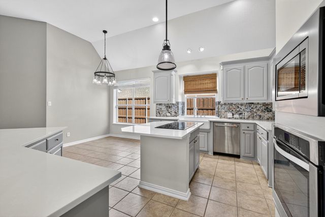 2338 Angel Falls Drive, Frisco, TX 75036