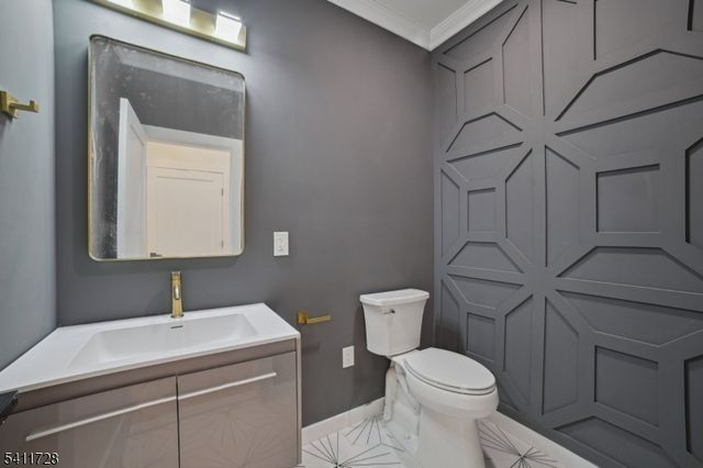 5 FOXCROFT DRIVE, Livingston Twp., NJ 07039