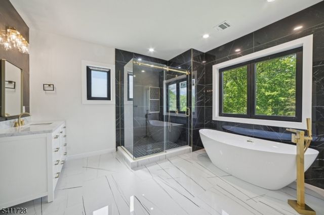 5 FOXCROFT DRIVE, Livingston Twp., NJ 07039