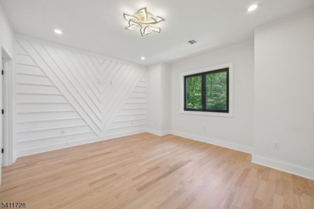 5 FOXCROFT DRIVE, Livingston Twp., NJ 07039