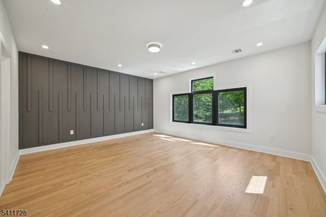 5 FOXCROFT DRIVE, Livingston Twp., NJ 07039