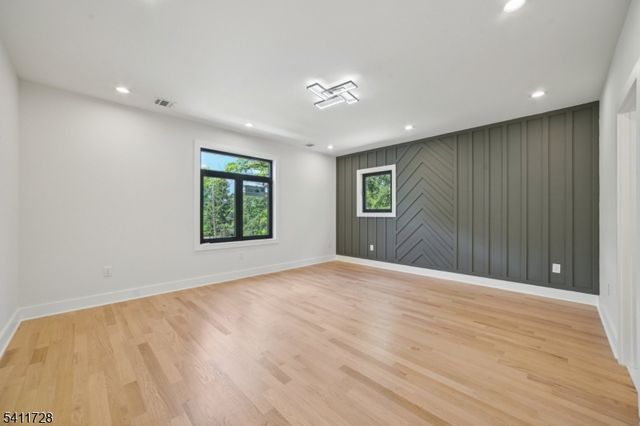 5 FOXCROFT DRIVE, Livingston Twp., NJ 07039