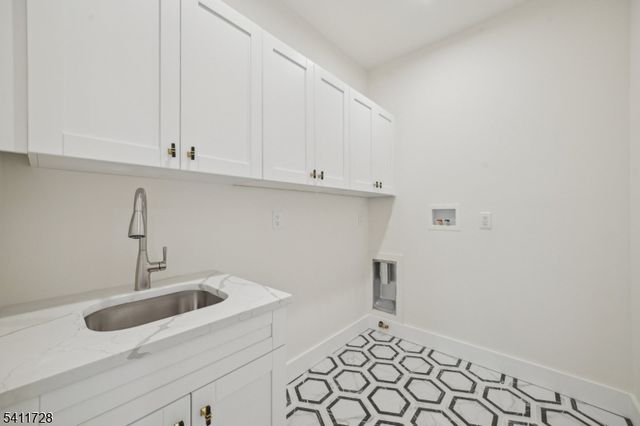 5 FOXCROFT DRIVE, Livingston Twp., NJ 07039