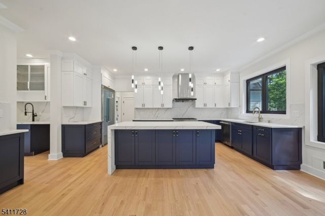 5 FOXCROFT DRIVE, Livingston Twp., NJ 07039