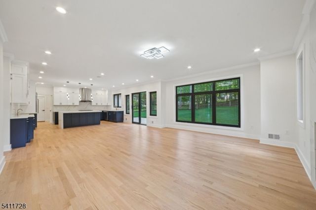 5 FOXCROFT DRIVE, Livingston Twp., NJ 07039