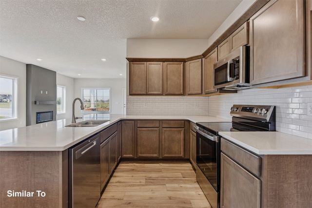 916 Sawgrass Drive, Norwalk, IA 50211