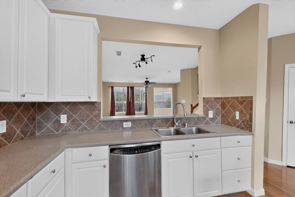 2544 Jacobson Drive, Lewisville, TX 75067 — photo 5
