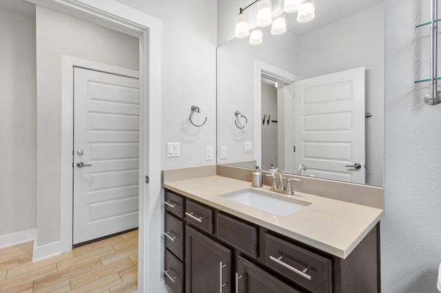 1925 Teagle DR 234C, Austin, TX 78741