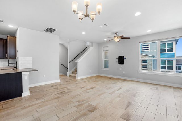 1925 Teagle DR 234C, Austin, TX 78741