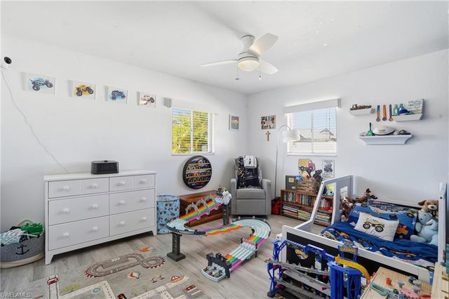 885 Entrada DR S, Fort Myers, FL 33919