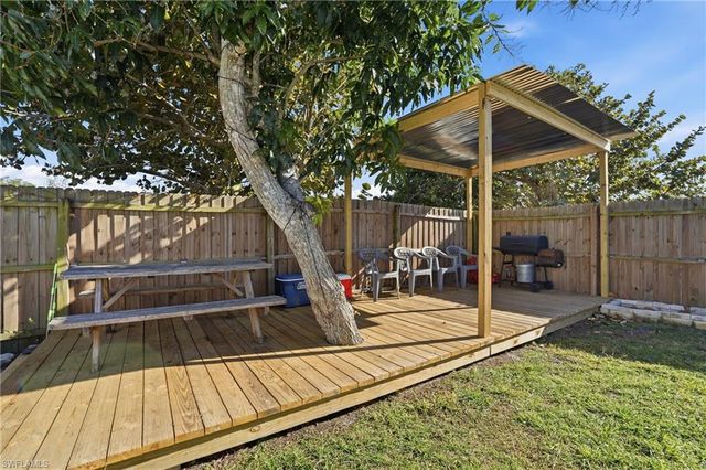 885 Entrada DR S, Fort Myers, FL 33919