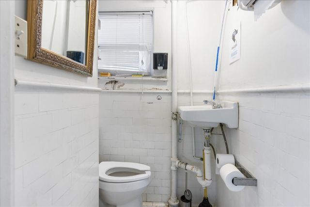 26 Mansfield St, Somerville, MA 02143